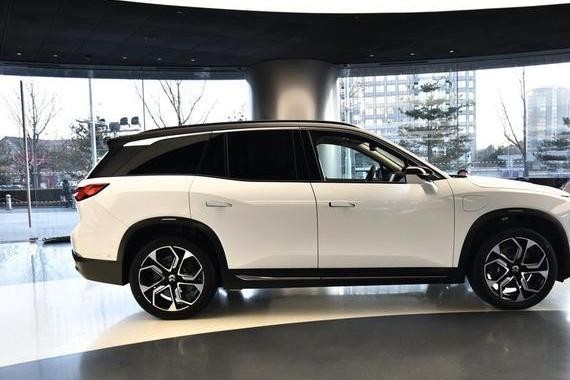 5米多长7个座，840牛米4.4秒破百，只需花28万，途昂这下真慌了！