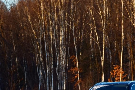 这辆最为独特的SUV竟敢在雪地这么玩！我怂了