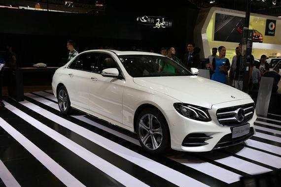 宝马新5系长轴上市，再看奔驰E系