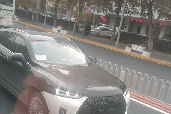 石家庄街头偶遇长城WEY P8，油耗每公里仅1毛，比亚迪唐倒霉了！