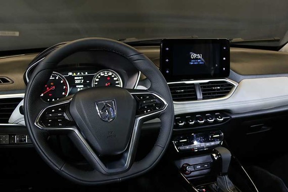 宝骏530内饰实车图发布 造型动感前卫