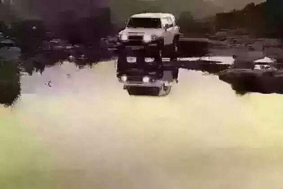 停车场偶遇奥迪豪车，看到前轮后不敢信