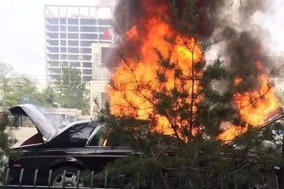 劳斯莱斯等豪车一旦着火，是否更不易被扑灭？