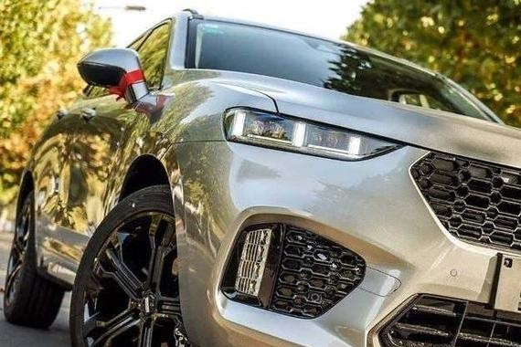 虽然车重两吨、油耗感人，但是配置逆天，让这台15万的国产车大卖