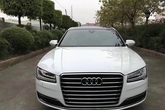这车41W拥有 2017款奥迪A8 3.0T 双涡轮增压 白色棕内 德国版