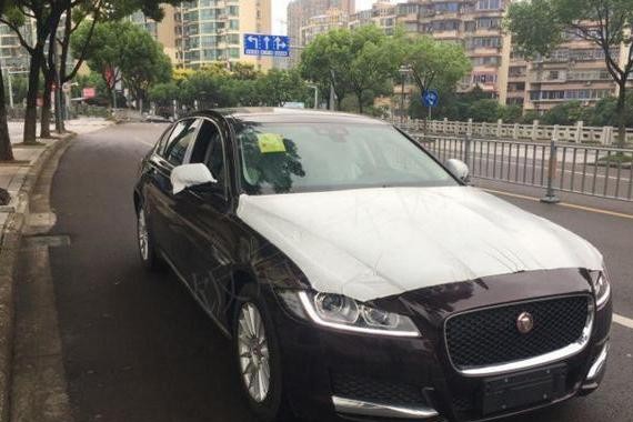 花40万买捷豹XFL: 新车提回家, 车尾四字让朋友们经不住笑了