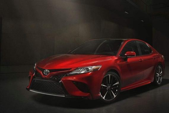 不仅是更加年轻运动了，全新第八代凯美瑞全国到店上市