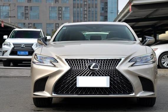 自降身价60万，再度挑战奔驰S级，比宝马奥迪胆肥