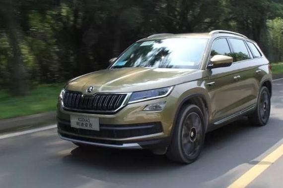 别再盯着汉兰达了，这货才19万起，外观更帅价格更良心！