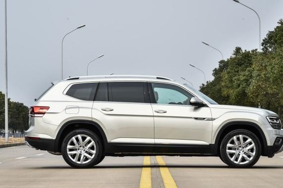 这辆SUV已卖疯，上市加价提车，大汉兰达一圈，提速7秒售30万！