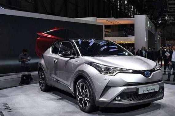 丰田最美小型SUV，配全景天窗，油耗3.7L, 仅12万起