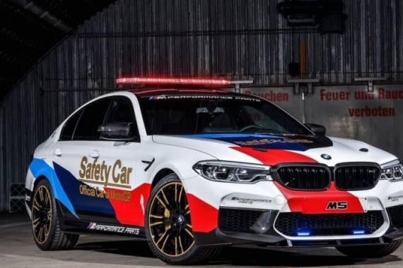 这是别人的宝马M5，你的宝马能做到吗？