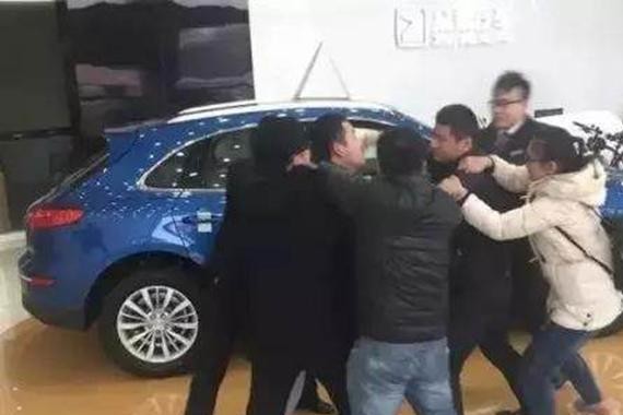 曾经月销两万甚至有人为了它大打出手，为什么如今路上难再寻