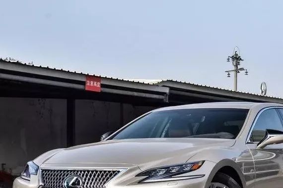 买什么奔驰S级、宝马7系，这辆车才是有钱人最想要的！