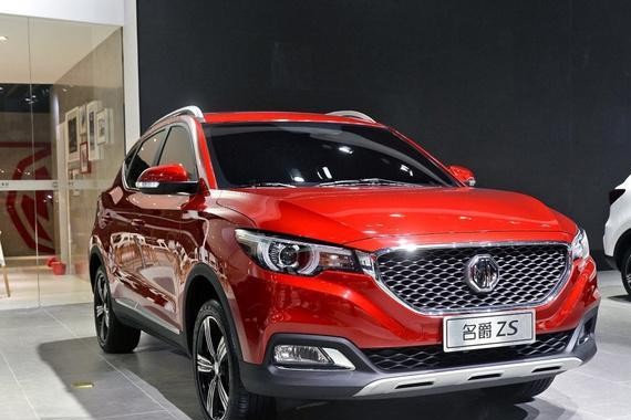 这款SUV配全景天窗无钥匙进入才卖7万，比长安CS35还省油！