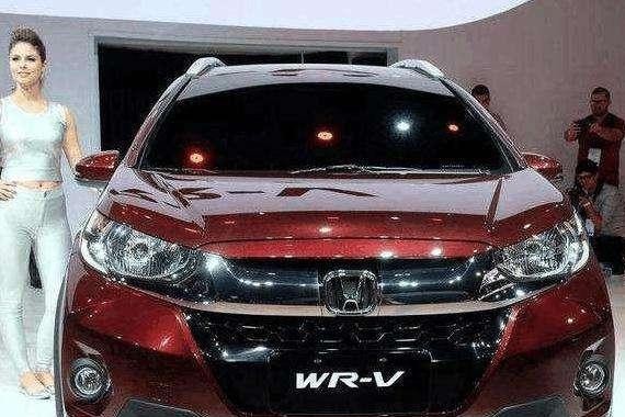 本田WRV实车，油耗低至5L，白菜价或售8万，国产哈佛宝骏看完要哭