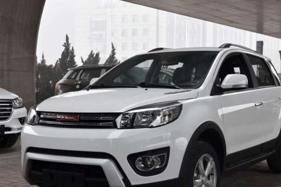 哈弗怒抢宝骏饭碗，新款标配奢华齐全，售6万比宝骏510大一圈