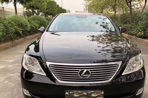 雷克萨斯LS落地价168万, 如今仅售17万, 车主: 很有魅力的豪车