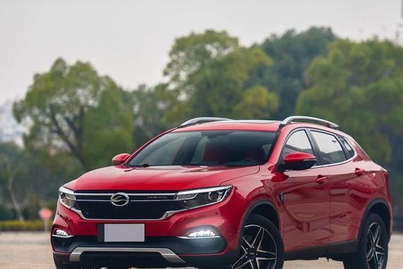 引擎甩开哈弗，英国顶尖黑科技，GLA轿跑身段+销量冠军的脸