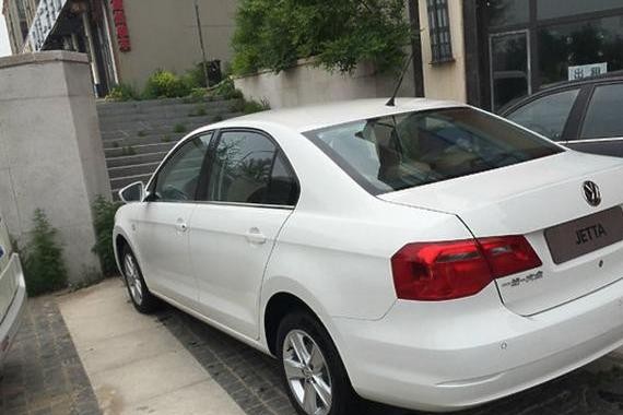 安徽小伙花11.4万买辆大众捷达轿车, 朋友看到车后全都捂口笑了