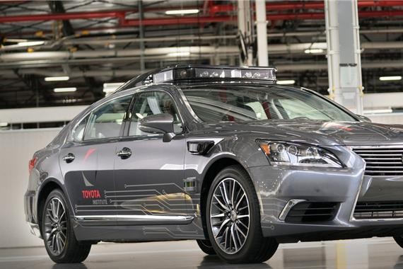 用豪车来试验自动驾驶，丰田展现未来汽车模样，已超越奥迪技术