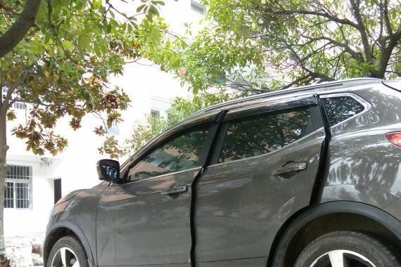 正当我后悔放弃了大众神车的时候, 朋友却说这车能把途观踩在脚下