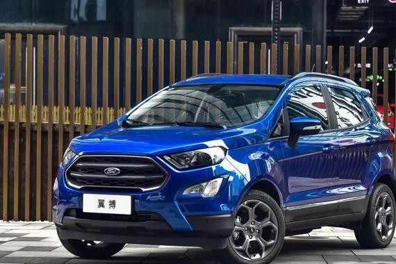 福特SUV小钢炮，四驱2.0L动力澎湃，外观堪称小号翼虎