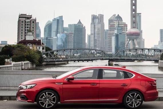 老婆要大众CC, 我偷偷的提了这款车, 还掀背设计, 老婆非常喜欢