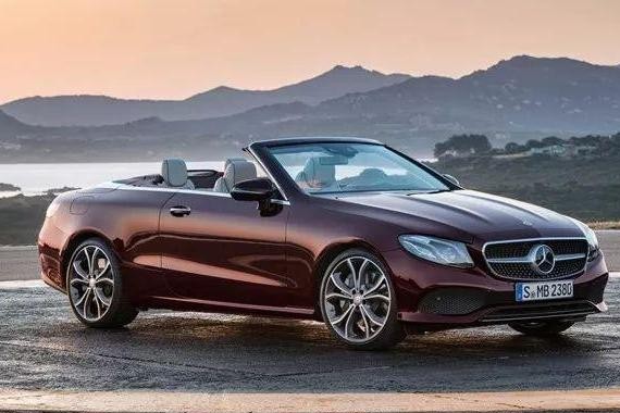 敞篷外观更加文艺，坐这车是一种惬意