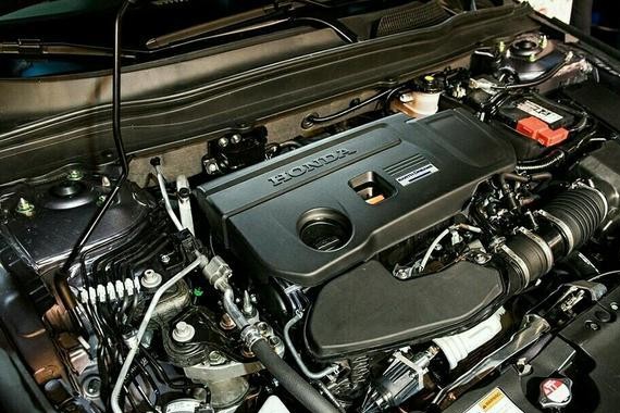 迈腾最害怕的日系车！2.0T配10AT，卖17万必火