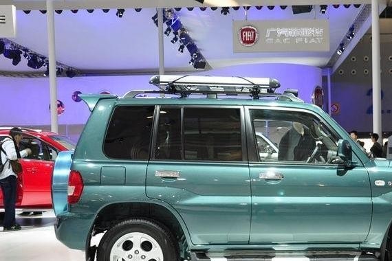 北汽212都不如它, 外观硬朗时尚, 动力充足四驱9万打脸帕杰罗