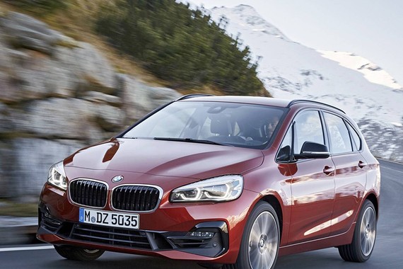 新款宝马2系旅行车官图 外观设计更运动