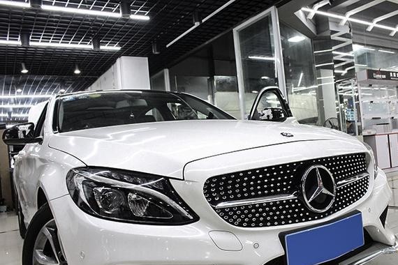 奔驰C200高逼格满天星中网欣赏，加装原厂氛围灯+电耳