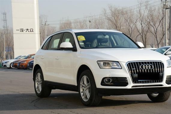 新年将到，奥迪这是准备卖白菜，Q5落地35万开回家，乞丐版