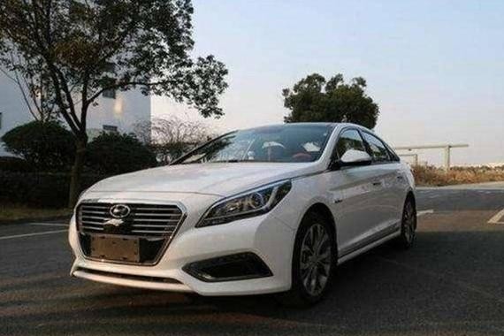 这款车比大众CC漂亮，不仅增配还自降6万，颜值担当仅售14万！