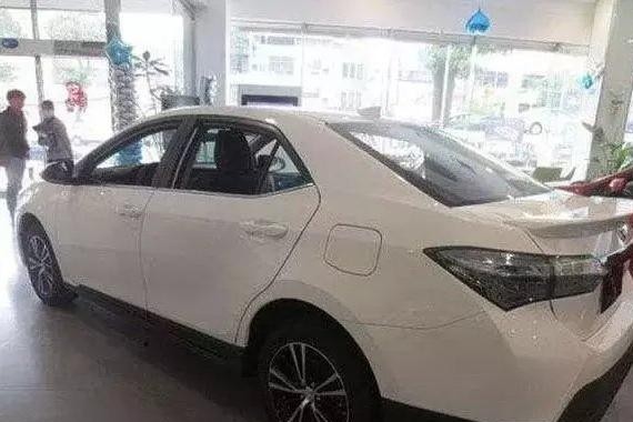 2018款丰田卡罗拉到店, 搭载1.5T动力, 售价9万! 谁还买思域?