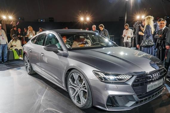 最美奥迪！全新奥迪A7发布，轿跑造型更加犀利，内饰来自未来！