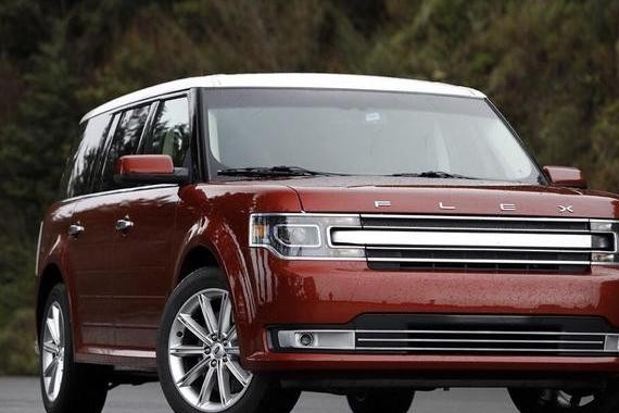 福特超大号方盒子，车身超五米配6缸全时四驱，国内竟被骂棺材车