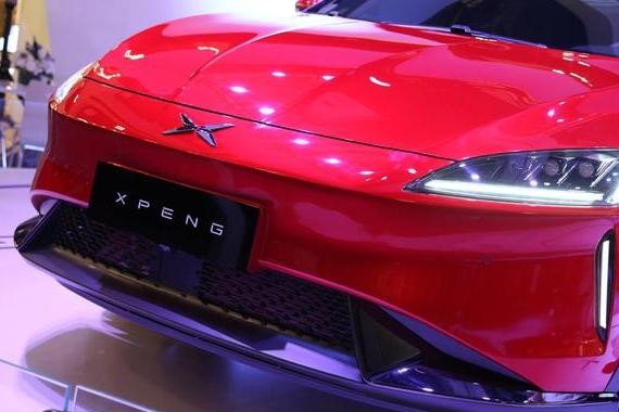 中国人打造的平民特斯拉，无人驾驶只卖10万，老外都竖起大拇指