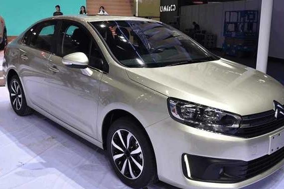 10.98万提车雪铁龙C4世嘉, 主打舒适型、安全性, 车子开着很稳!