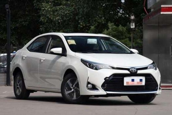 买卡罗拉不如买它, 油耗5.4L, 如今降价2万, 售9万思域要紧张了