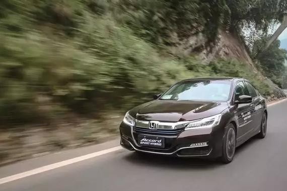 由一箱油发起的擂台战，谁是混动车世界第一？