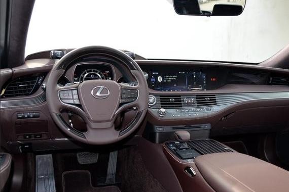 十年后卷土重来，降价61万，再度挑战奔驰S级，比宝马奥迪有魄力