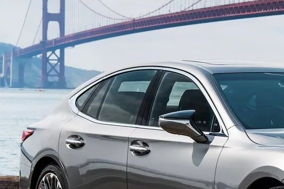 全年只卖64辆的雷克萨斯LS换代了——设计更加激进，价格更加务实