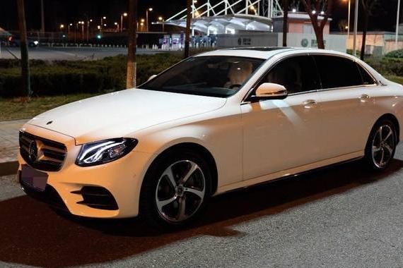 50万入手奔驰E300L, 内饰很满意, 车标很不满意
