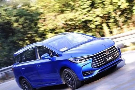 自带跑偏的车卖到前三，姜还是老的辣？