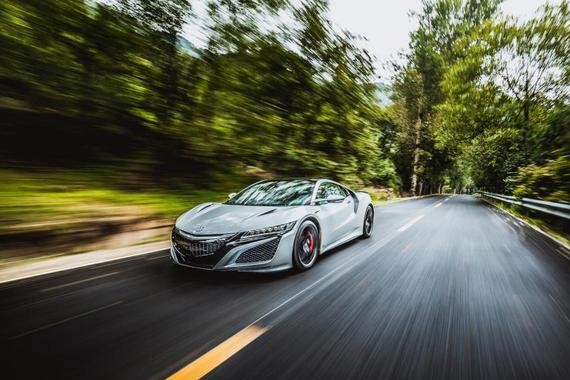 今天给大家介绍一款日本版“法拉利”讴歌NSX