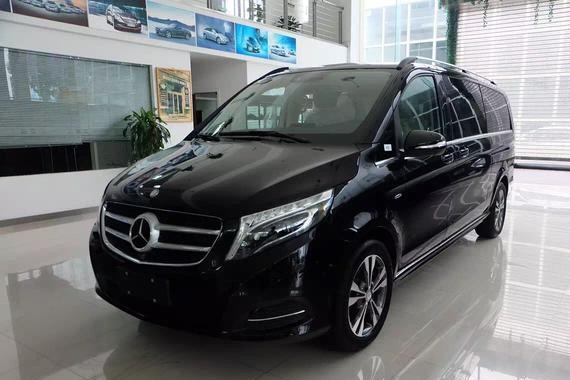 奔驰V260 尊贵版 后排比S级还要舒服