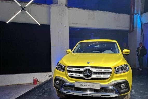 福特猛禽的最大对手来了，挂着奔驰标的皮卡逼格更高！