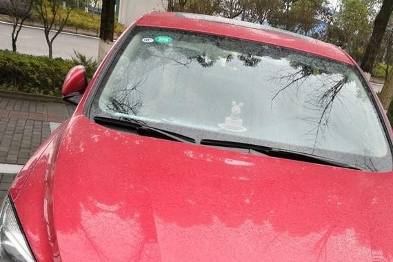 这辆2018款的国产车力压群雄，桑塔纳捷达都谈不上高性价比了！